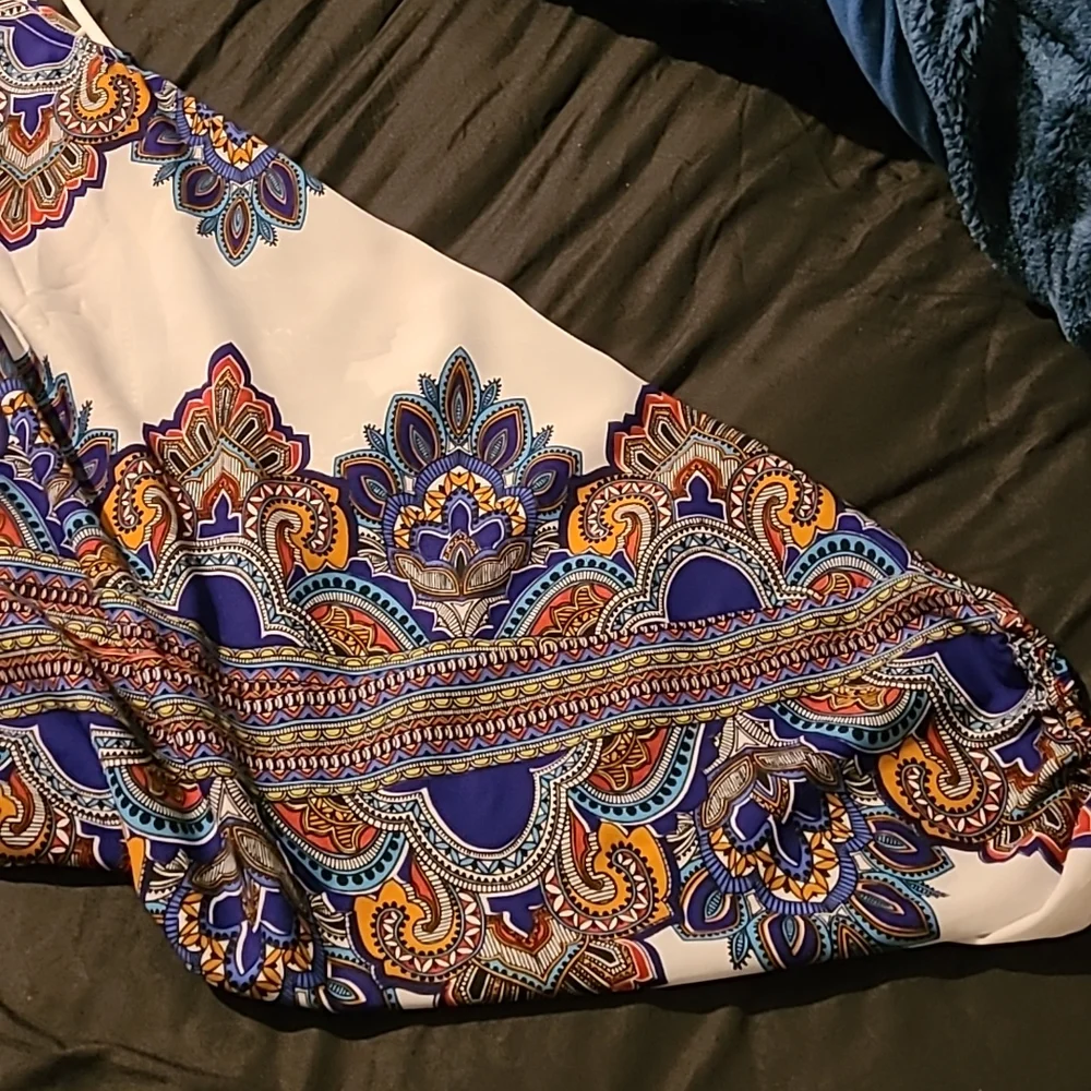 Dramatic Design Multicolor top - Picture 2 of 2